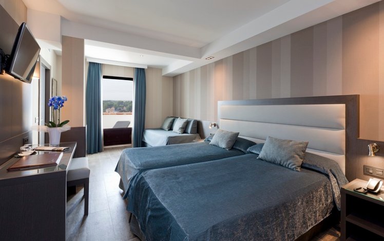DOUBLE STANDARD Room