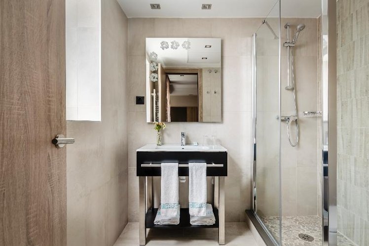 DOUBLE STANDARD Room