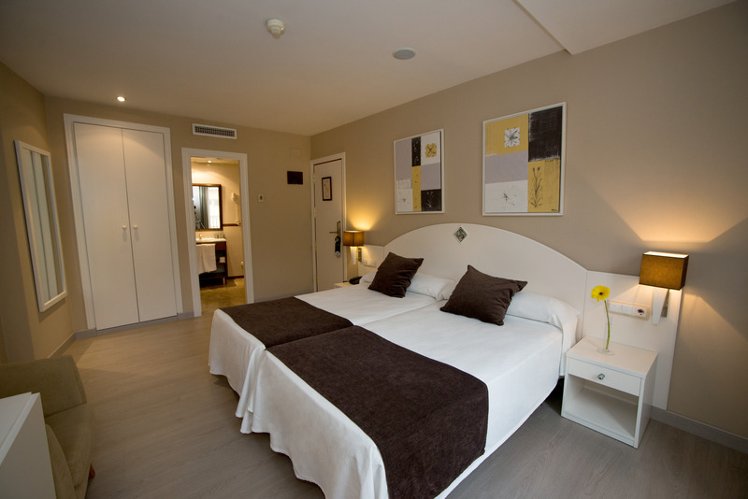 DOUBLE STANDARD Room