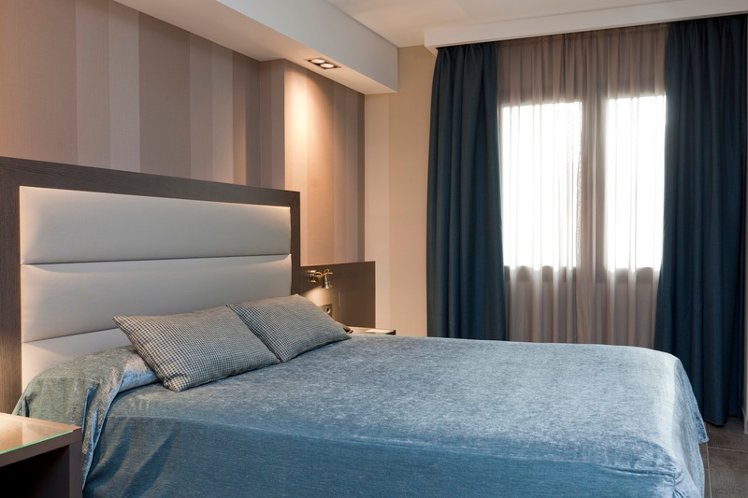 DOUBLE STANDARD Room