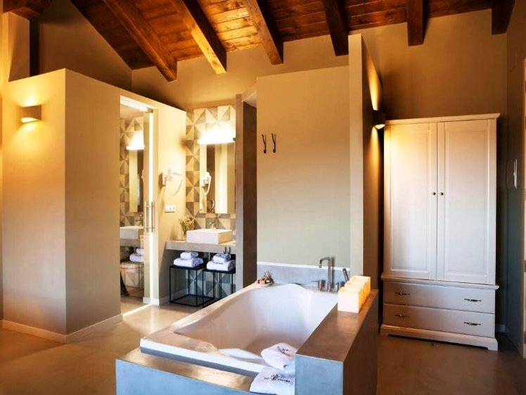 JUNIOR SUITE STANDARD Room